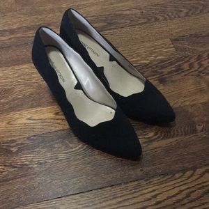 6 1/2 size Black velvet pumps
